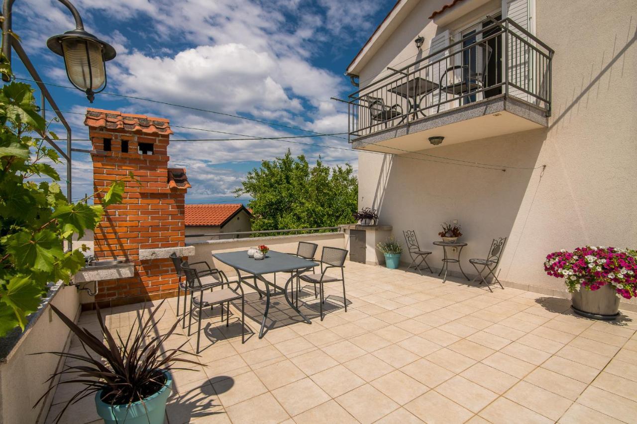 Apartment Marina Malinska Exterior photo